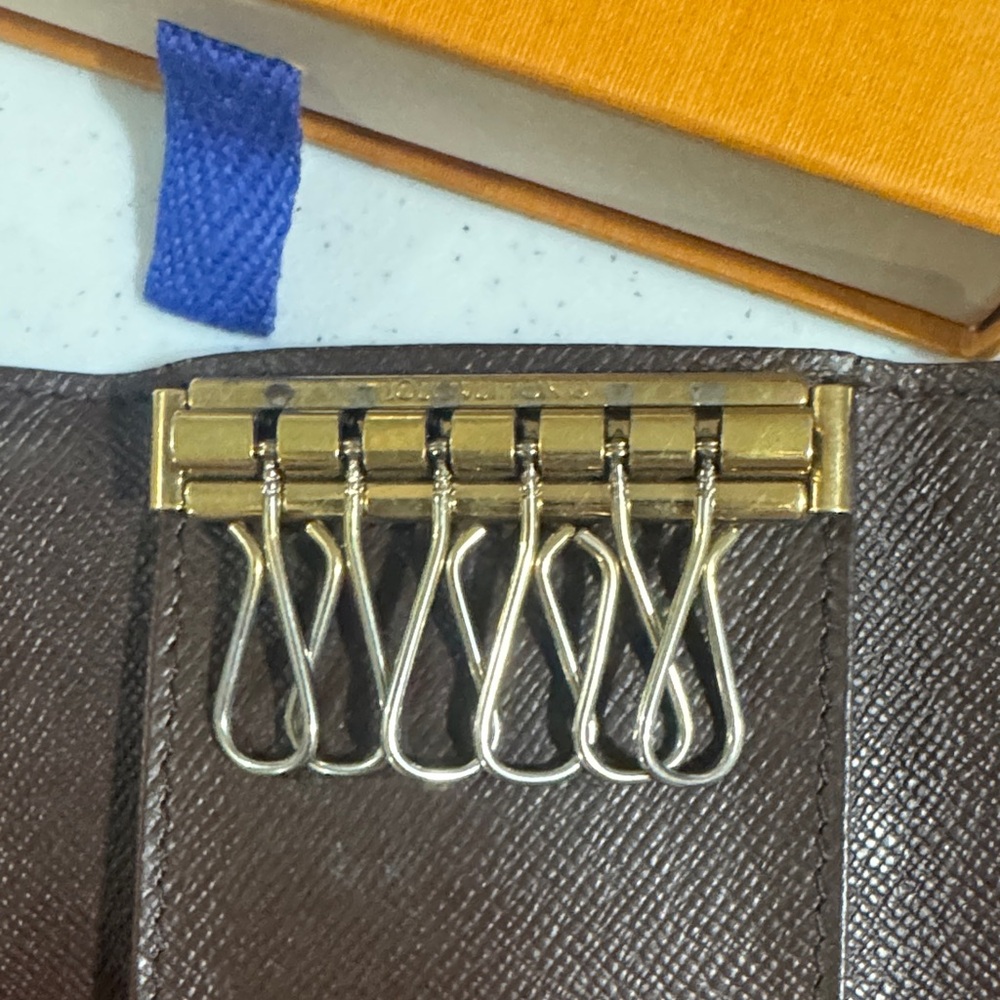 Louis Vuitton 6 Key Holder Damier Ebene Authentic with box and dust bag - Picture 8 of 10